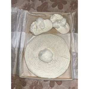 Vintage Handmade Crochet Baby Beanie And Booties In‎ A Vintage Box